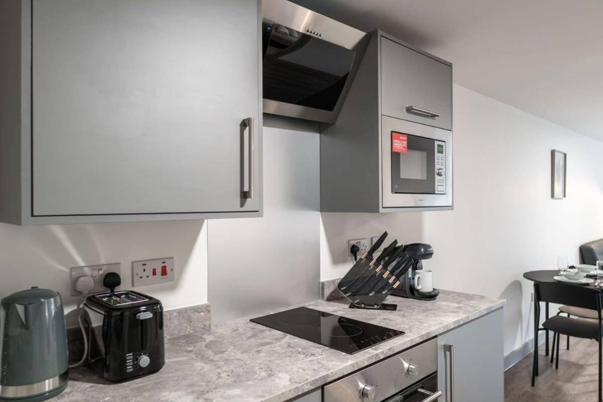 Modern 1 Bed Apartment In Liverpool Centre מראה חיצוני תמונה
