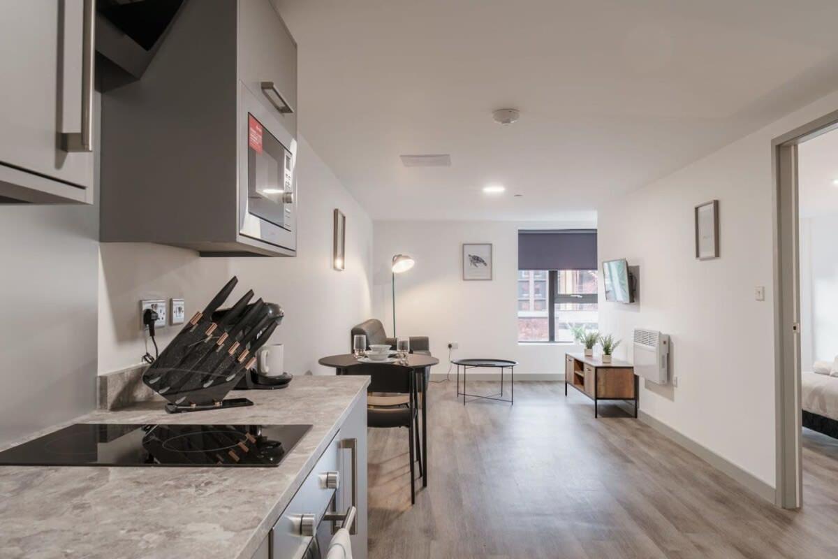 Modern 1 Bed Apartment In Liverpool Centre מראה חיצוני תמונה