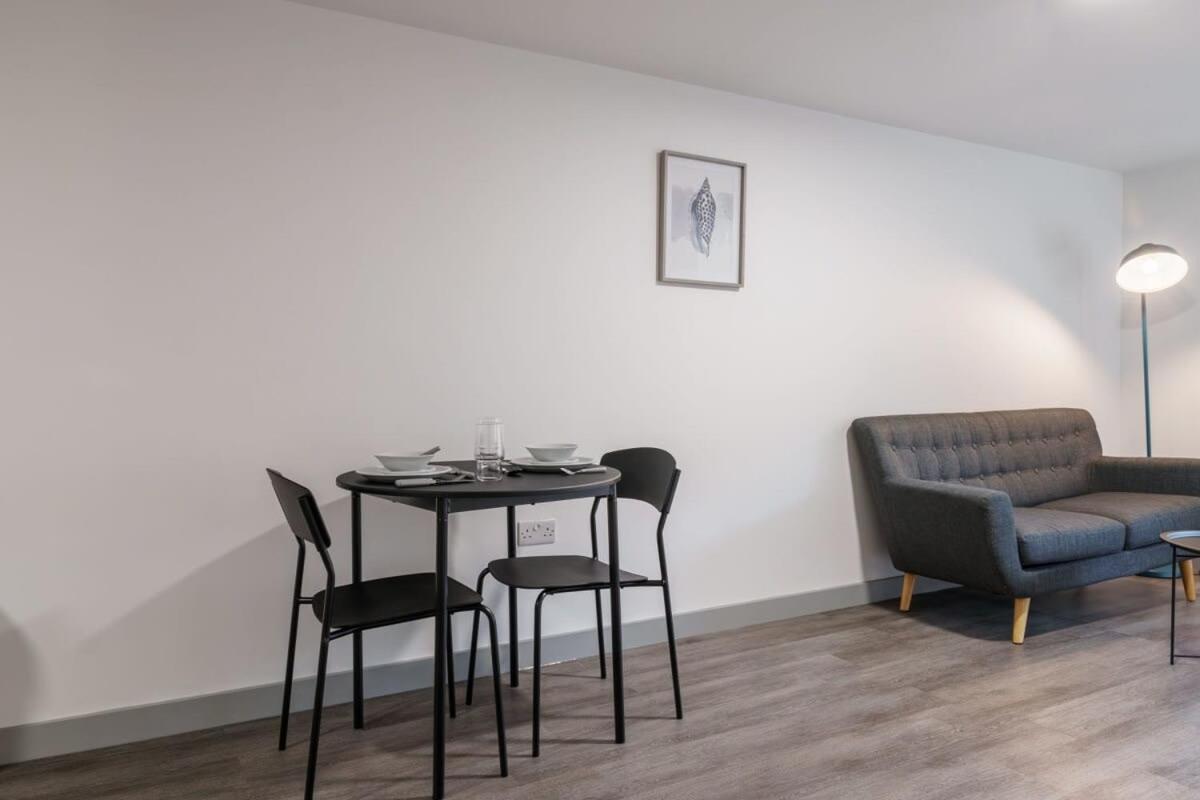 Modern 1 Bed Apartment In Liverpool Centre מראה חיצוני תמונה