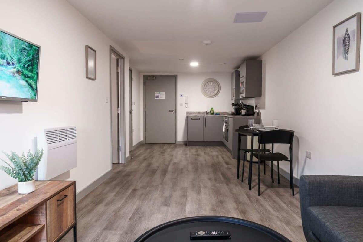 Modern 1 Bed Apartment In Liverpool Centre מראה חיצוני תמונה